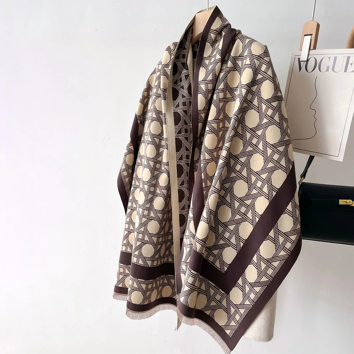 Korean new plaid scarf fashionable simple thick warm scarf ladies high-grade cloak students all-match
Korean new plaid scarf fashionable simple thick warm scarf ladies high-grade cloak students all-match