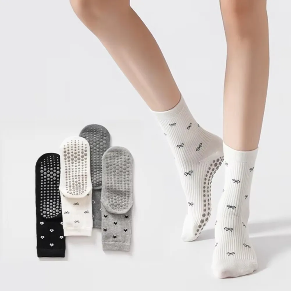 New Cotton Yoga Socks Silicone Anti-Slip Mid Tube Socks Breathable Professional Floor Socks Sports Fitness
New Cotton Yoga Socks Silicone Anti-Slip Mid Tube Socks Breathable Professional Floor Socks Sports Fitness