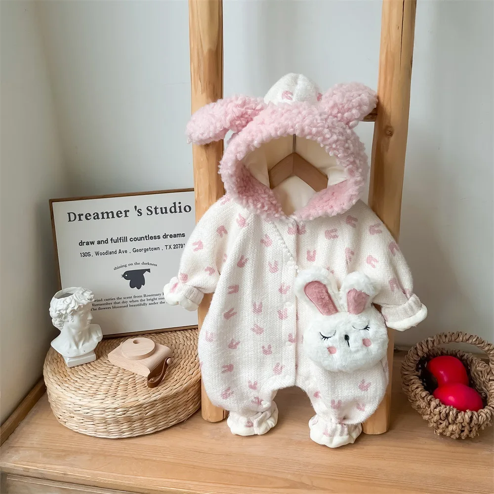 Зимние детские комбинезоны для маленьких девочек с капюшоном, утепленные жаккардовые комбинезоны с кроликом для маленьких девочек, флисовые боди для новорожденных девочек + сумка
Зимние детские комбинезоны для маленьких девочек с капюшоном, утепленные жаккардовые комбинезоны с кроликом для маленьких девочек, флисовые боди для новорожденных девочек + сумка