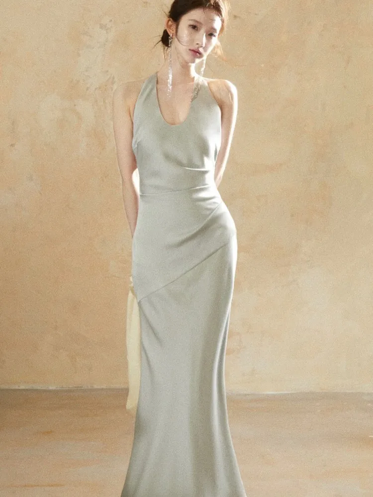 Women's Elegant Satin Solid Dresses Sexy Halter V-neck Sleeveless Evening Party Long Dress Female Clothing Formal Occasion New
Women's Elegant Satin Solid Dresses Sexy Halter V-neck Sleeveless Evening Party Long Dress Female Clothing Formal Occasion New