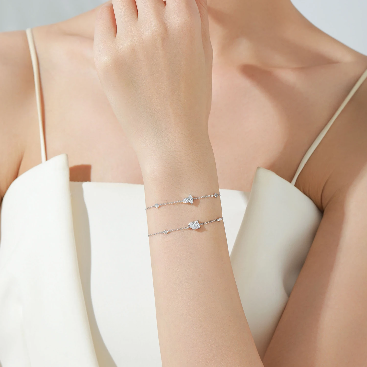 Ailmay 925 sterling silver Summer Style Zircon Chain Bracelet Women Fresh Sweet Geometric Design Unique Jewelry
Ailmay 925 sterling silver Summer Style Zircon Chain Bracelet Women Fresh Sweet Geometric Design Unique Jewelry