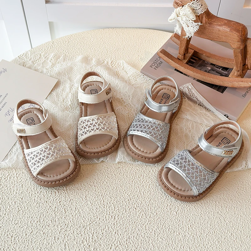 Spring Girl's Sandals Mesh Open Toe Hook-loop Chic Kid's Flat Shoe Solid Colors Anti-slip Breathable Versatile Children Shoes
Spring Girl's Sandals Mesh Open Toe Hook-loop Chic Kid's Flat Shoe Solid Colors Anti-slip Breathable Versatile Children Shoes