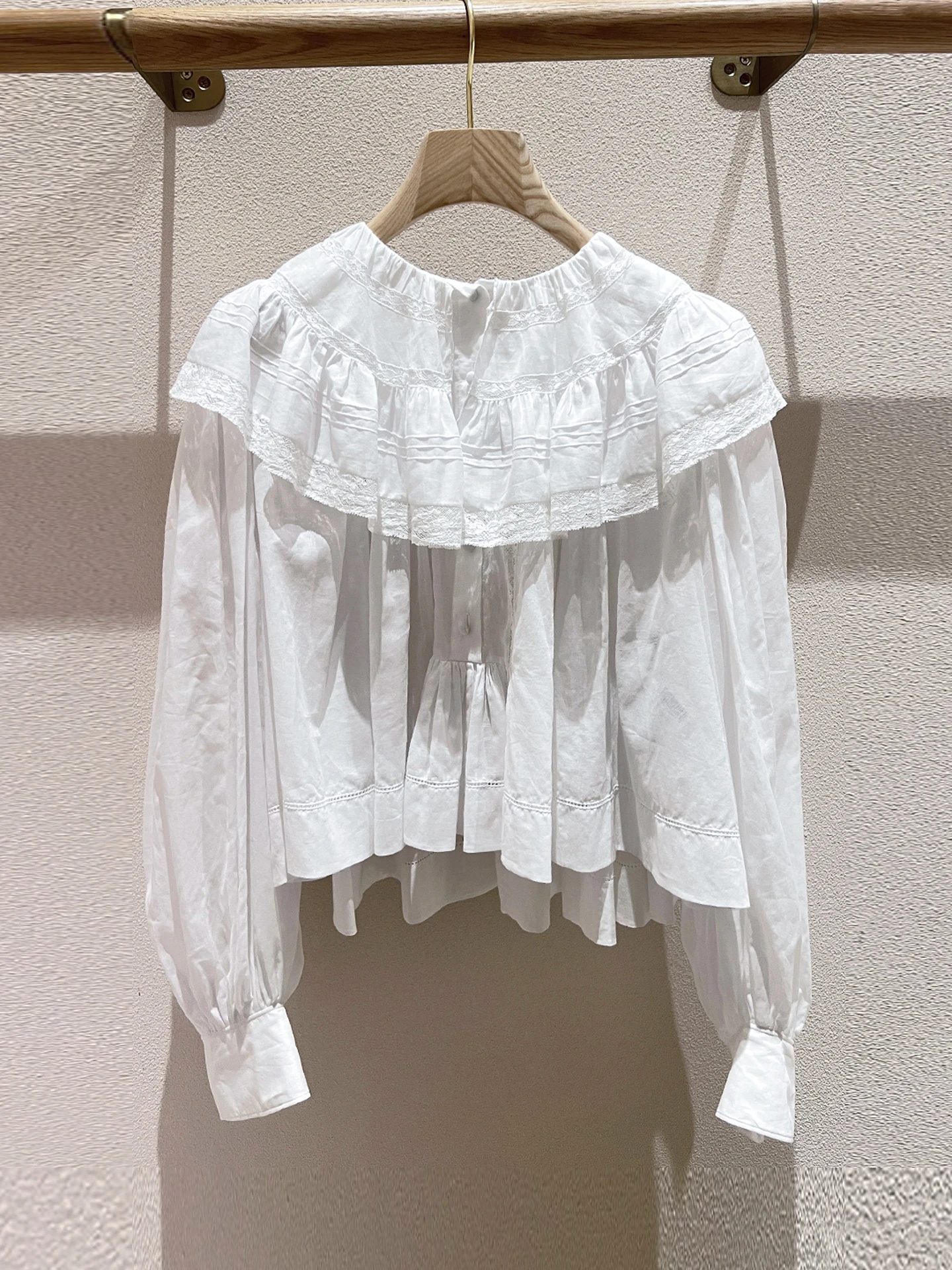 Lace Trim Bell Sleeve Shirt Women's Top Summer 2026 Commute Style Loose Fit Long Sleeve round Neck Button down Casual Shirt
Lace Trim Bell Sleeve Shirt Women's Top Summer 2026 Commute Style Loose Fit Long Sleeve round Neck Button down Casual Shirt