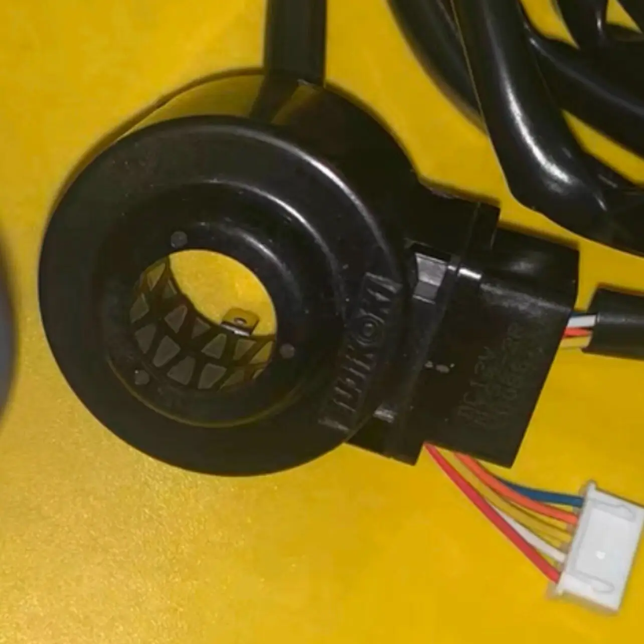 Suitable for Hisense multi-line electronic expansion valve coil inner hole diameter 22mm
Suitable for Hisense multi-line electronic expansion valve coil inner hole diameter 22mm