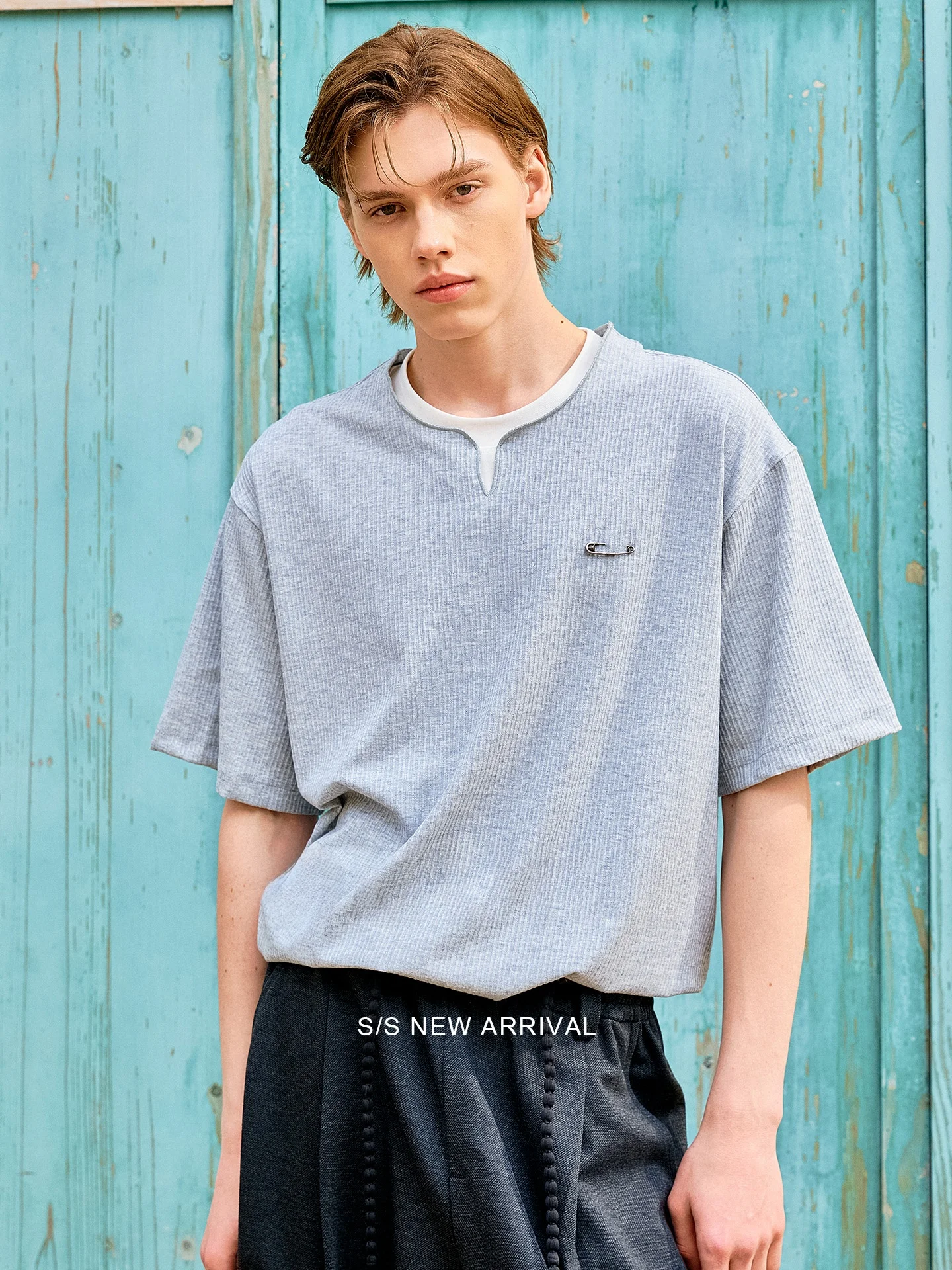 DUUKS Men's Textured Fake Two-Piece V-Neck Short Sleeve T-Shirt Casual Lightweight Half Sleeve Summer Top Comfortable Fit
DUUKS Men's Textured Fake Two-Piece V-Neck Short Sleeve T-Shirt Casual Lightweight Half Sleeve Summer Top Comfortable Fit
