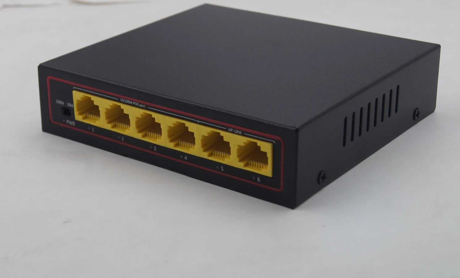 Стандартный коммутатор Poe, 4 + 2 встроенных источника питания, 4 интерфейса Poe, 2 чистого потокового и потокового интерфейса
Стандартный коммутатор Poe, 4 + 2 встроенных источника питания, 4 интерфейса Poe, 2 чистого потокового и потокового интерфейса