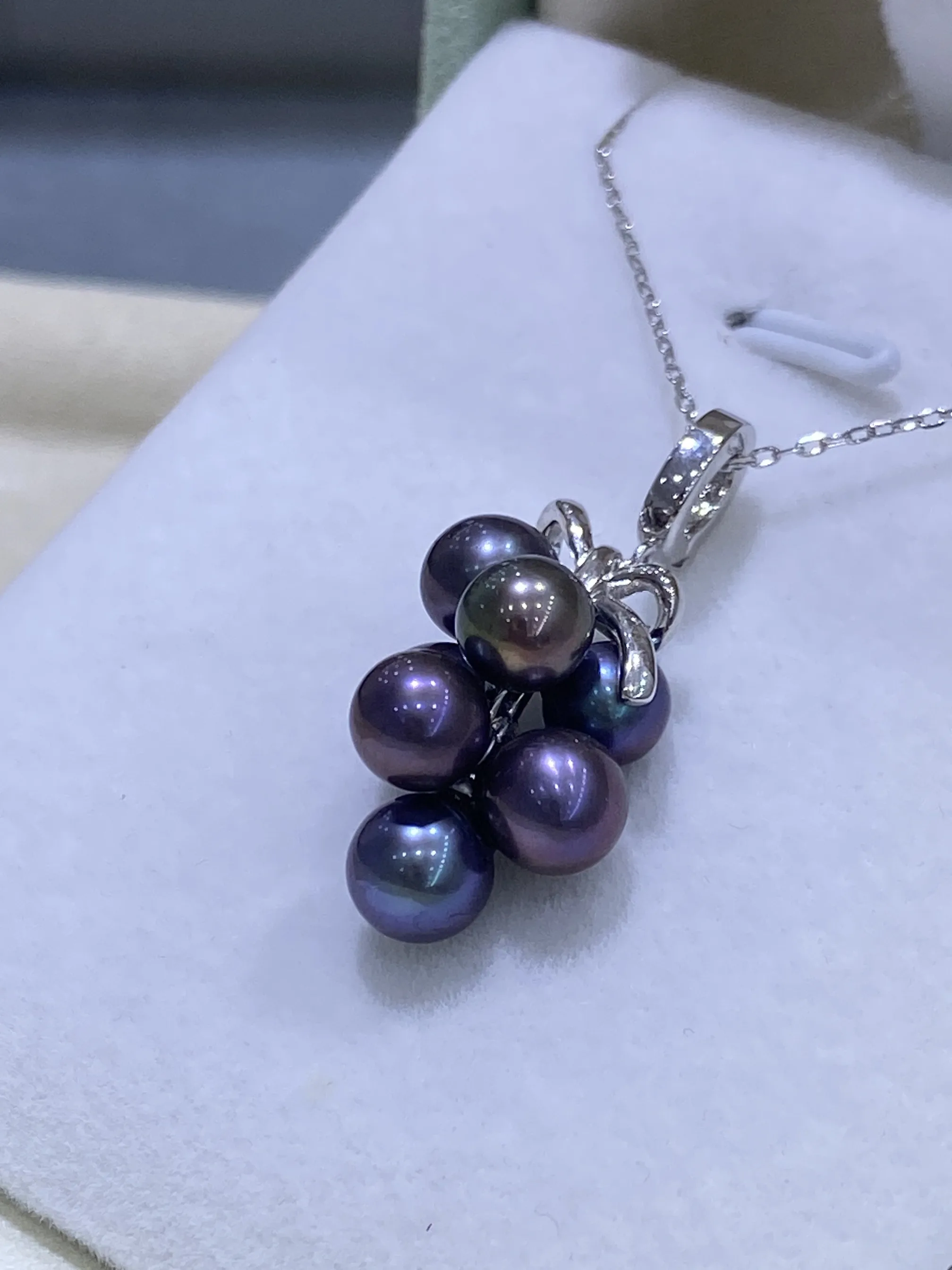 New Product/Pearl Grape Pendant AAAA5-6mm Natural South Sea Purple Pearl Universal Buckle 925s/18in
New Product/Pearl Grape Pendant AAAA5-6mm Natural South Sea Purple Pearl Universal Buckle 925s/18in