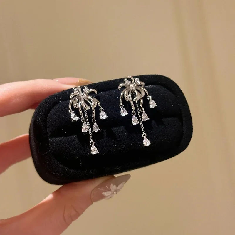 Retro Shining blossoms tassel necklace fashion Beautiful silver 925 light luxury fine earrings for women flowers jewelry sets
Retro Shining blossoms tassel necklace fashion Beautiful silver 925 light luxury fine earrings for women flowers jewelry sets