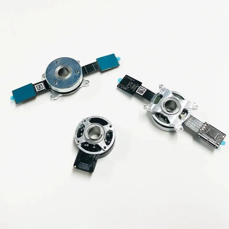 Оригинальный мотор подвеса (гимбал) для Mavic 3 Pro, Mavic 3/3 Classic/3 Enterprise, мотор PTZ (ролл/питч/йав) для серии Mavic 3, запчасти для ремонта
Оригинальный мотор подвеса (гимбал) для Mavic 3 Pro, Mavic 3/3 Classic/3 Enterprise, мотор PTZ (ролл/питч/йав) для серии Mavic 3, запчасти для ремонта