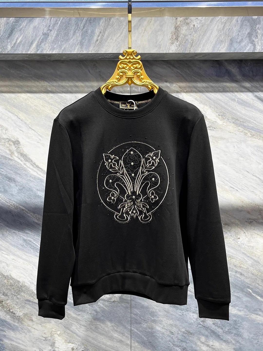 Ele Embroidered round Ne Sweatirt for Men Heavy Work Faionable Youthful Breathable Sweatirt Cotton Polyester Blend
Ele Embroidered round Ne Sweatirt for Men Heavy Work Faionable Youthful Breathable Sweatirt Cotton Polyester Blend