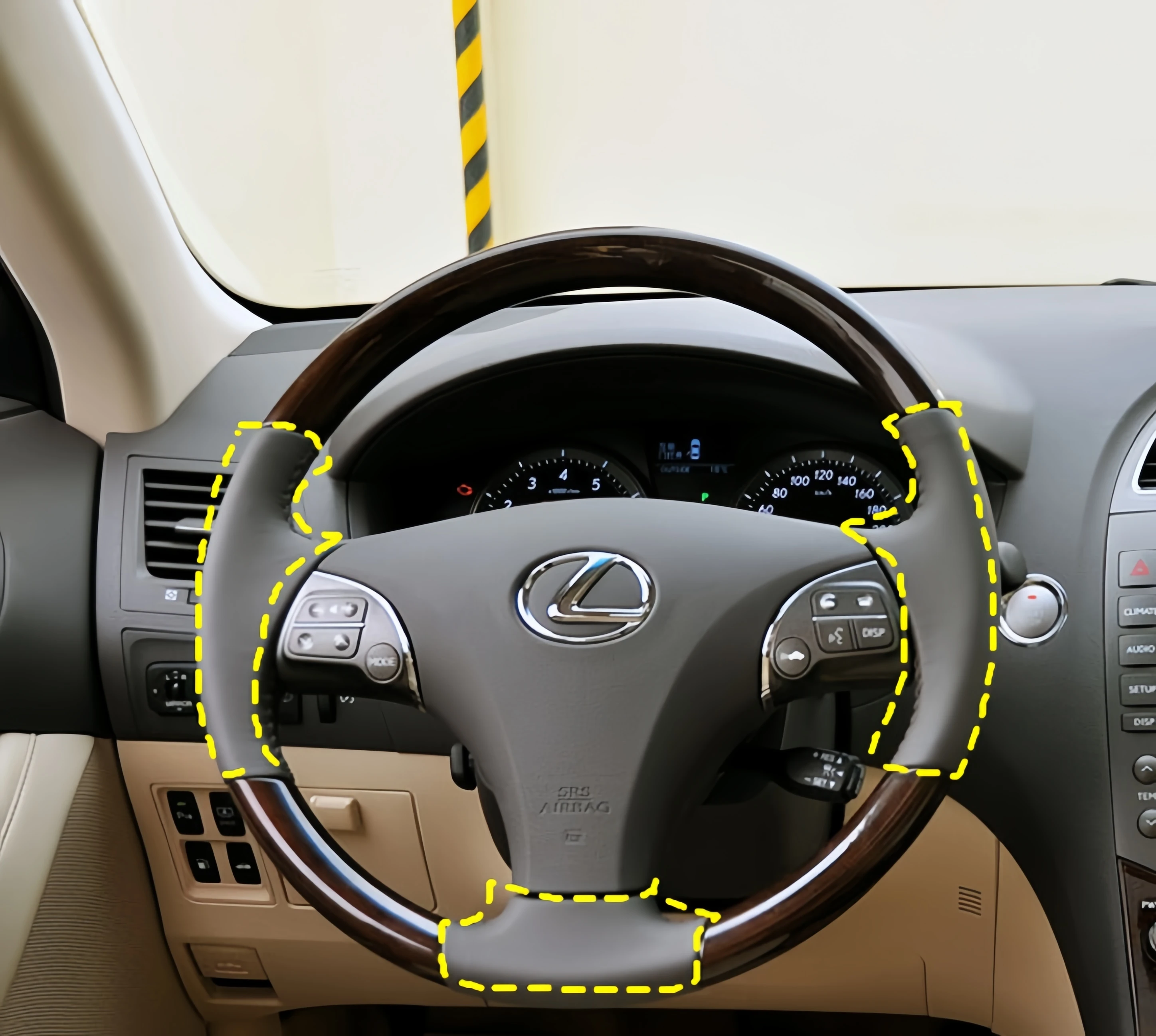 Для старых моделей Lexus ES350 и ES240 2006–2012 гг., прошитые вручную чехлы на руль с кожаной оберткой с обеих сторон.
Для старых моделей Lexus ES350 и ES240 2006–2012 гг., прошитые вручную чехлы на руль с кожаной оберткой с обеих сторон.