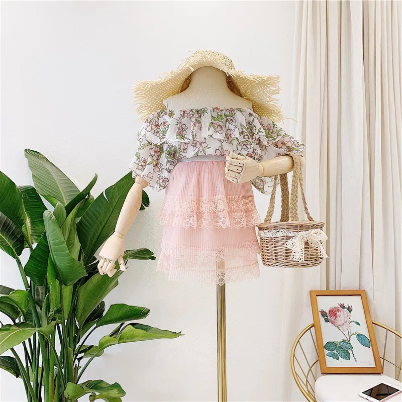Girls' outfit: chiffon camisole top and pleated skirt26New summer children's clothing wholesale3-8Years Old
Girls' outfit: chiffon camisole top and pleated skirt26New summer children's clothing wholesale3-8Years Old