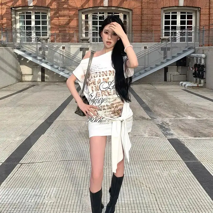Cool Spicy Printed Thin Flashing Strap Letter Dress Women'S Summer New Niche Irregular Design Waist-Hugging Short Skirt
Cool Spicy Printed Thin Flashing Strap Letter Dress Women'S Summer New Niche Irregular Design Waist-Hugging Short Skirt