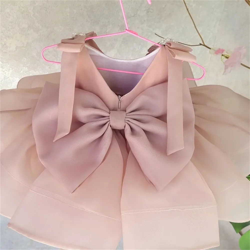 Customized Flower Girl Dress For Wedding Bow Pearls High Waist Sleeveless Elegant Kids Birthday Party First Communion Gown
Customized Flower Girl Dress For Wedding Bow Pearls High Waist Sleeveless Elegant Kids Birthday Party First Communion Gown