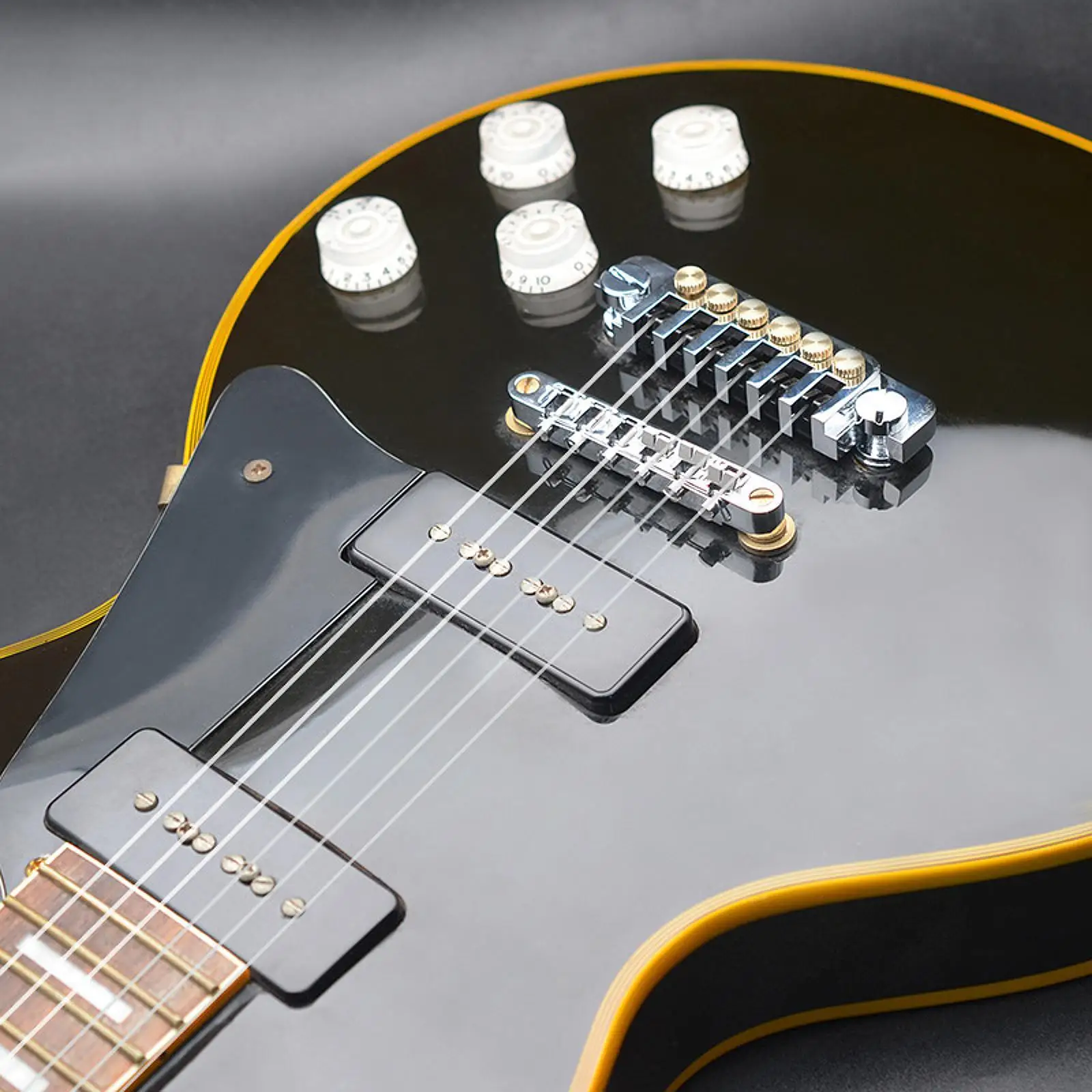 Electric Guitar Tune Saddle Bridge Stable Strings Replacement Parts Accessory for Guitarist Use
Electric Guitar Tune Saddle Bridge Stable Strings Replacement Parts Accessory for Guitarist Use