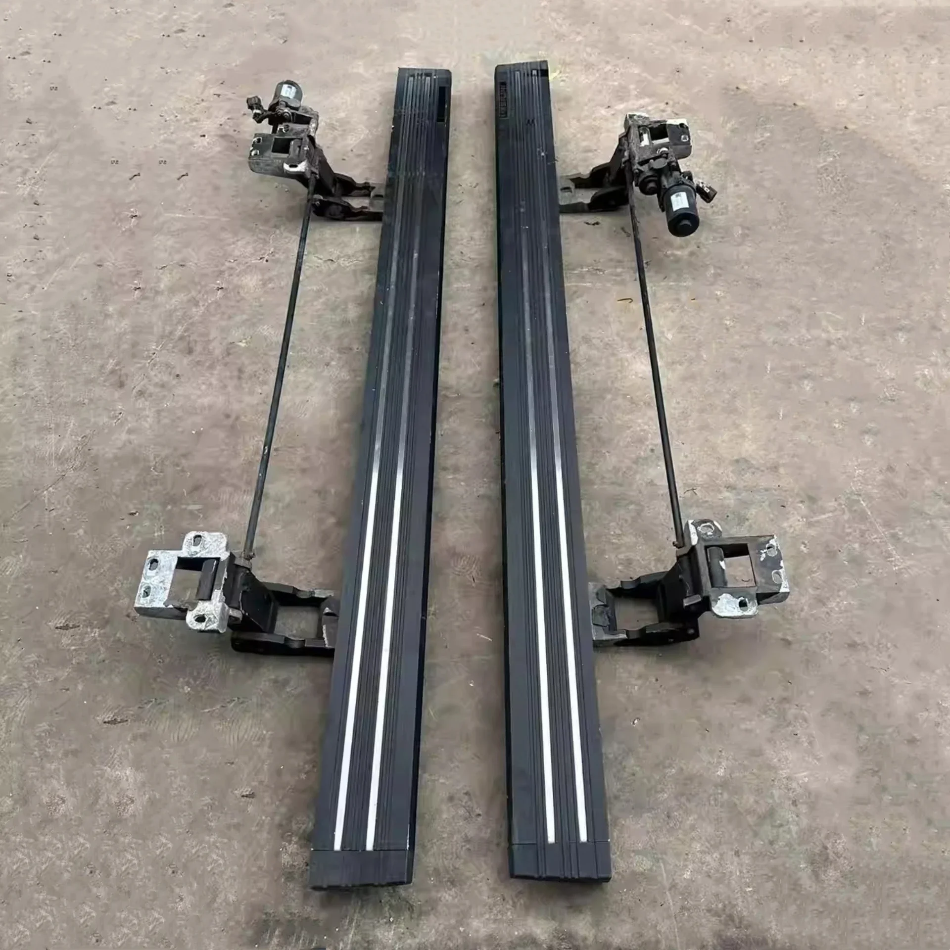 Body Kit Side Pedal for Infiniti FX35 FX37 Q50L QX50 QX55 QX56 QX60 QX70 QX80 JX35 EX25 Car Door Pedal Car Accessories
Body Kit Side Pedal for Infiniti FX35 FX37 Q50L QX50 QX55 QX56 QX60 QX70 QX80 JX35 EX25 Car Door Pedal Car Accessories