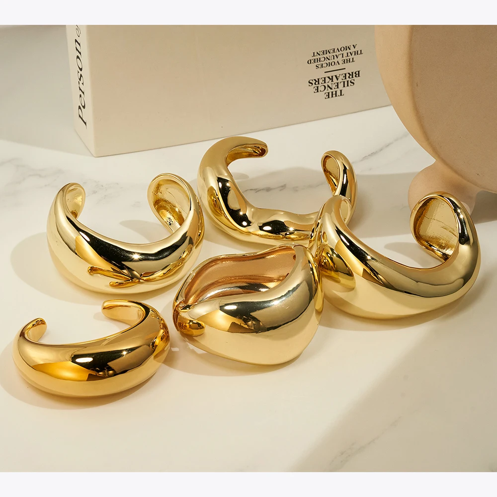 ENFASHION Pulseras Glossy Hollow Open Bracelet For Women's Stainless steel 18K Plated Gold High Street Fashion Jewelry B242478
ENFASHION Pulseras Glossy Hollow Open Bracelet For Women's Stainless steel 18K Plated Gold High Street Fashion Jewelry B242478