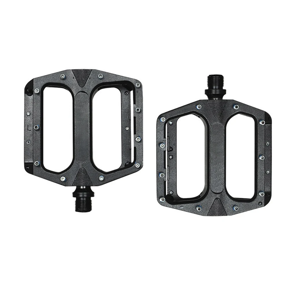 1 Pair Ultralight Road Mountain Bike Pedals Black Aluminum Alloy MTB Dirt Bike Anti-slip Cycling Bicycle Pedals HollowOut Design
1 Pair Ultralight Road Mountain Bike Pedals Black Aluminum Alloy MTB Dirt Bike Anti-slip Cycling Bicycle Pedals HollowOut Design