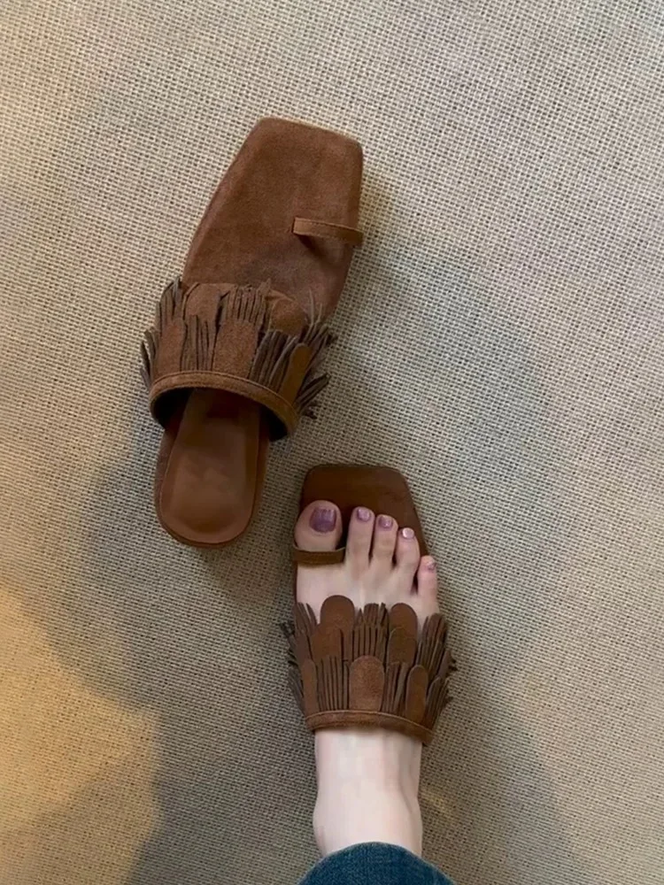 Женские сандалии с квадратным носком и петлей на носке, замшевые нишевые туфли с бахромой на низком каблуке, летняя верхняя одежда, супер универсальная атмосферная элитная одежда
Женские сандалии с квадратным носком и петлей на носке, замшевые нишевые туфли с бахромой на низком каблуке, летняя верхняя одежда, супер универсальная атмосферная элитная одежда