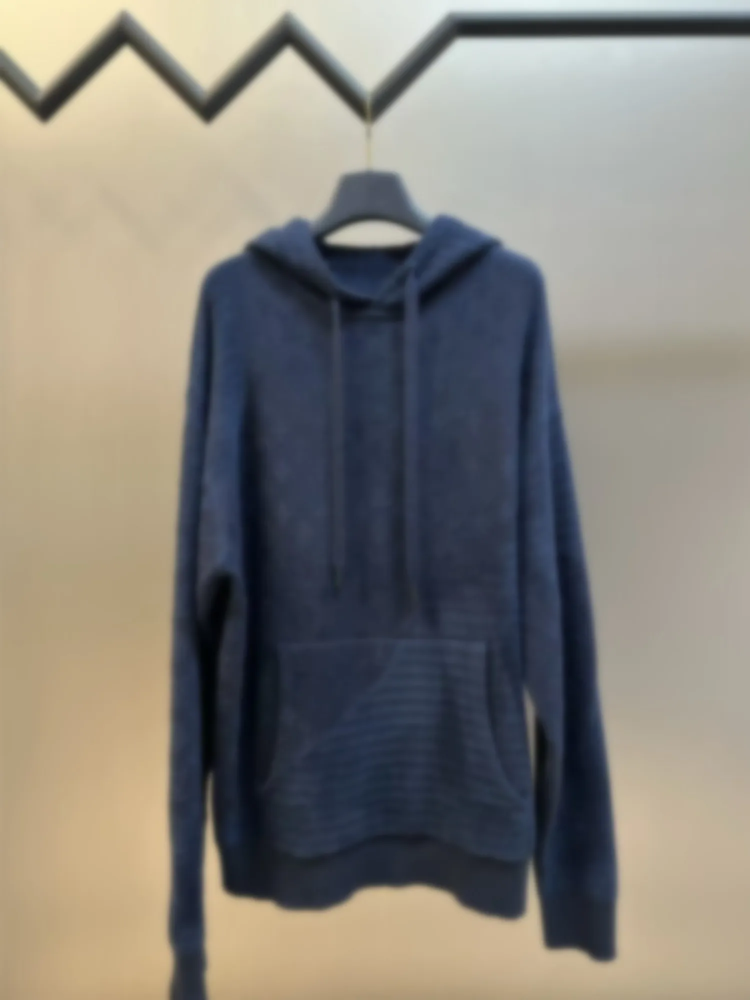 Свободный вязаный худи с длинными рукавами, осенняя новинка 2025 года, с цветочным принтом и боковыми вставками, повседневный комфортный свитшот
Свободный вязаный худи с длинными рукавами, осенняя новинка 2025 года, с цветочным принтом и боковыми вставками, повседневный комфортный свитшот