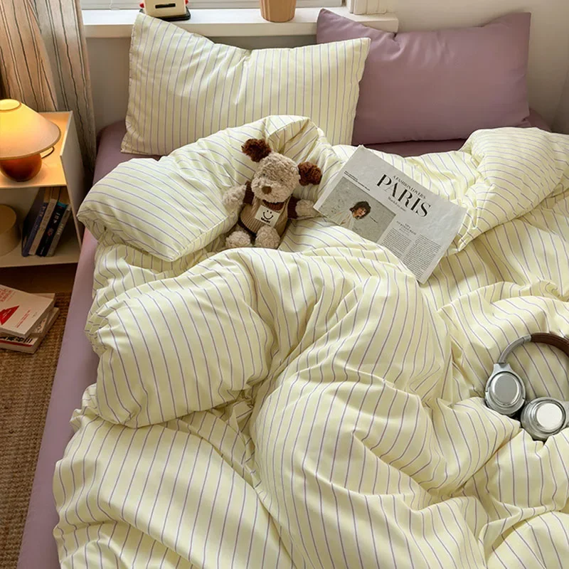 Striped Printing Bedding Set for All Seasons Nordic Soft Skin-Friendly Bedclothes for Home 3/4 Pcs Naked Sleep Textile Supplies
Striped Printing Bedding Set for All Seasons Nordic Soft Skin-Friendly Bedclothes for Home 3/4 Pcs Naked Sleep Textile Supplies