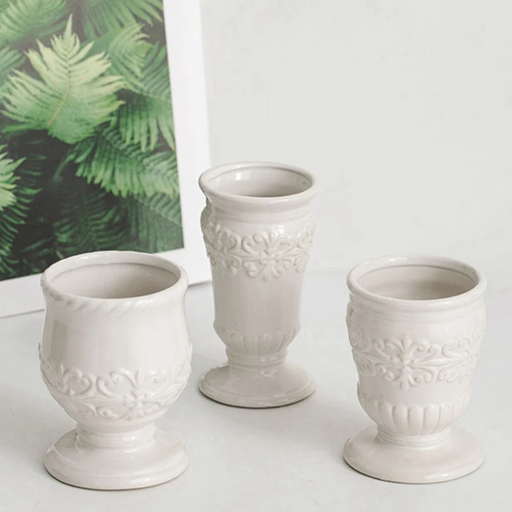 1Retro relief northern Europe white ceramic small vase decoration dry flower living room TV cabinet table flower arrangement
1Retro relief northern Europe white ceramic small vase decoration dry flower living room TV cabinet table flower arrangement