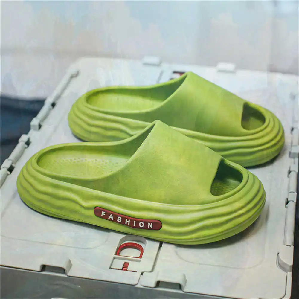 Slip-resistant Nonslip Slippers House Water Sandal Green Shoes For Men Sneakers Sport Sneackers Trending Products High-end
Slip-resistant Nonslip Slippers House Water Sandal Green Shoes For Men Sneakers Sport Sneackers Trending Products High-end
