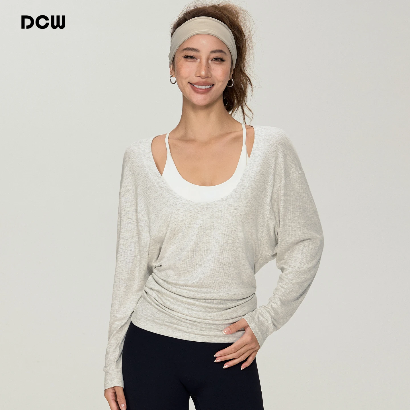 2026 New Women Big U Neck Bat Sleeve Loose Sports Cover Up Casual Outer Wear Training Running Pilates Yoga Breathable Wear Top
2026 New Women Big U Neck Bat Sleeve Loose Sports Cover Up Casual Outer Wear Training Running Pilates Yoga Breathable Wear Top