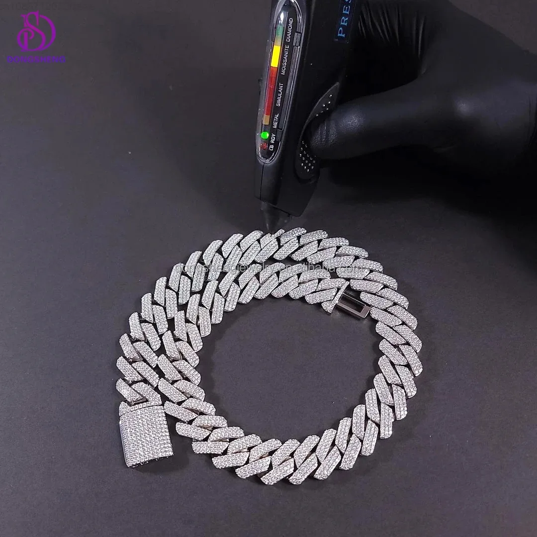 Изысканные ювелирные изделия, ожерелья 15 мм, 18 мм, 3 ряда, тестер бриллиантов, серебро 925 пробы, полный Vvs, муассанит, кубинская цепочка Iced Out для мужчин и женщин
Изысканные ювелирные изделия, ожерелья 15 мм, 18 мм, 3 ряда, тестер бриллиантов, серебро 925 пробы, полный Vvs, муассанит, кубинская цепочка Iced Out для мужчин и женщин