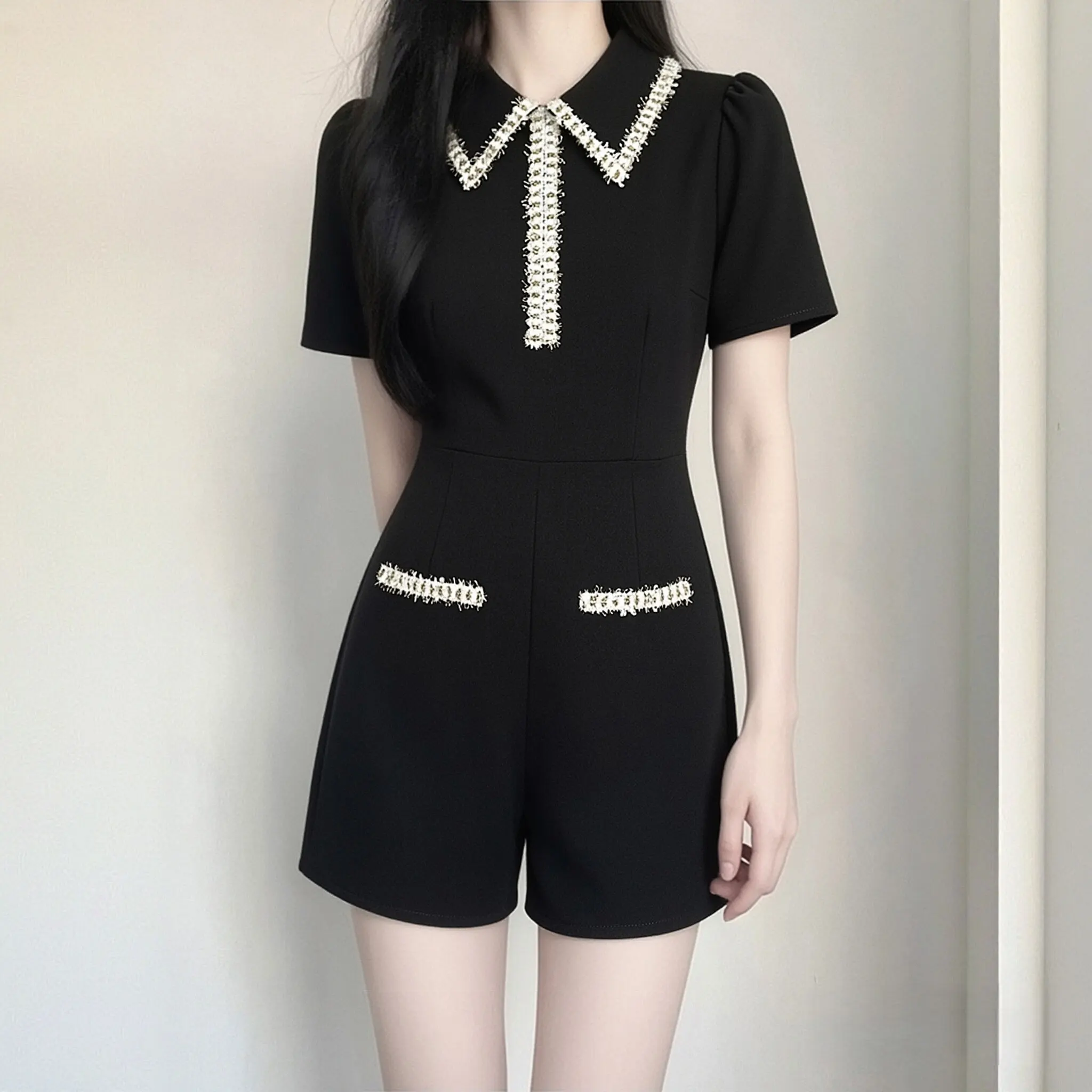 Summer 2026 Women's High Waist Short Sleeve Romper Slimming Shorts Turn-down Collar One-piece High Waist Polyester Fiber
Summer 2026 Women's High Waist Short Sleeve Romper Slimming Shorts Turn-down Collar One-piece High Waist Polyester Fiber