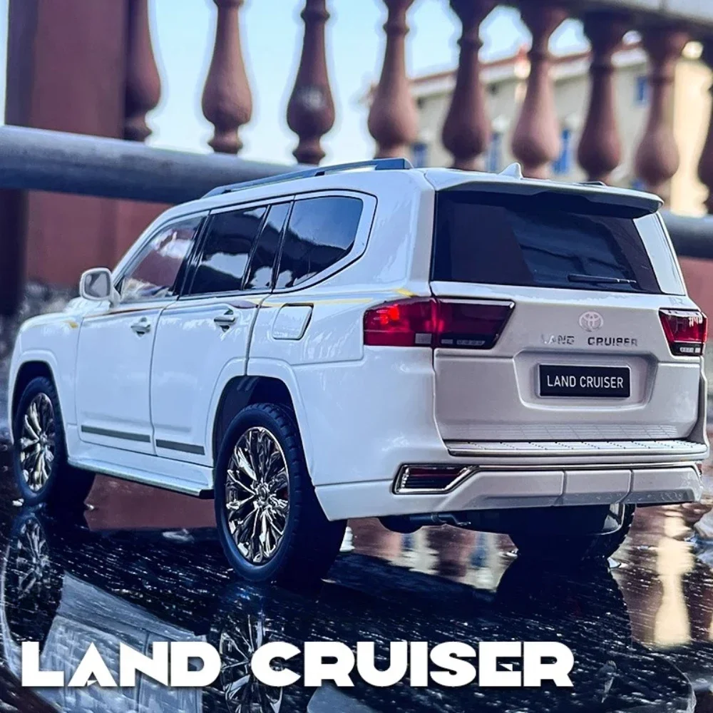 1:18 Scale Land Cruiser LC300 Toy Car Model Diecast Metal Light Sound Shock Absorption SUV Vehicles Models Kids Boys Gifts
1:18 Scale Land Cruiser LC300 Toy Car Model Diecast Metal Light Sound Shock Absorption SUV Vehicles Models Kids Boys Gifts