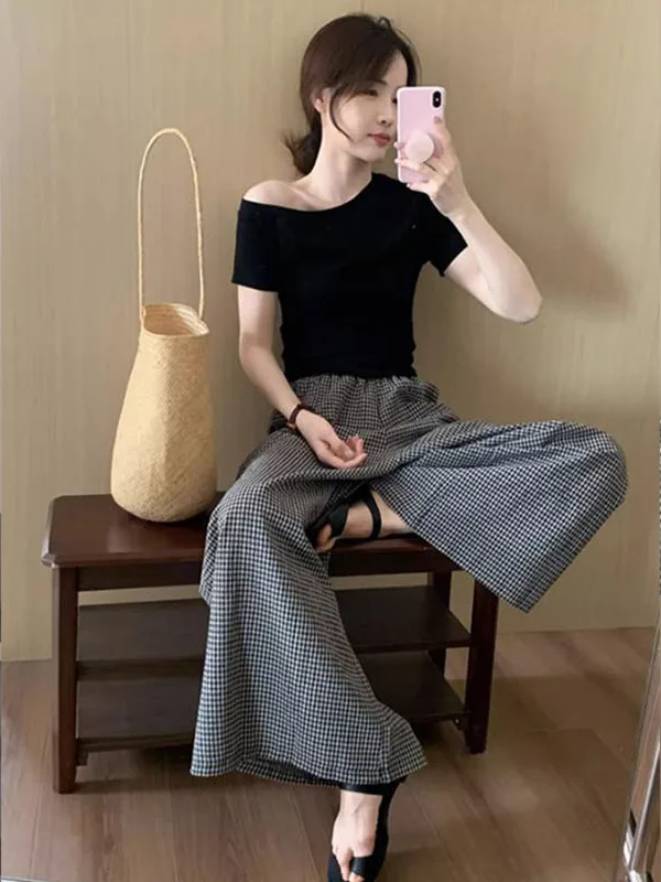 Summer Anti-Aging Korean Style Commute Black Oblique Shoulder T-Shirt Pants Two-Piece Set for Young Women Fashionable plus Size
Summer Anti-Aging Korean Style Commute Black Oblique Shoulder T-Shirt Pants Two-Piece Set for Young Women Fashionable plus Size