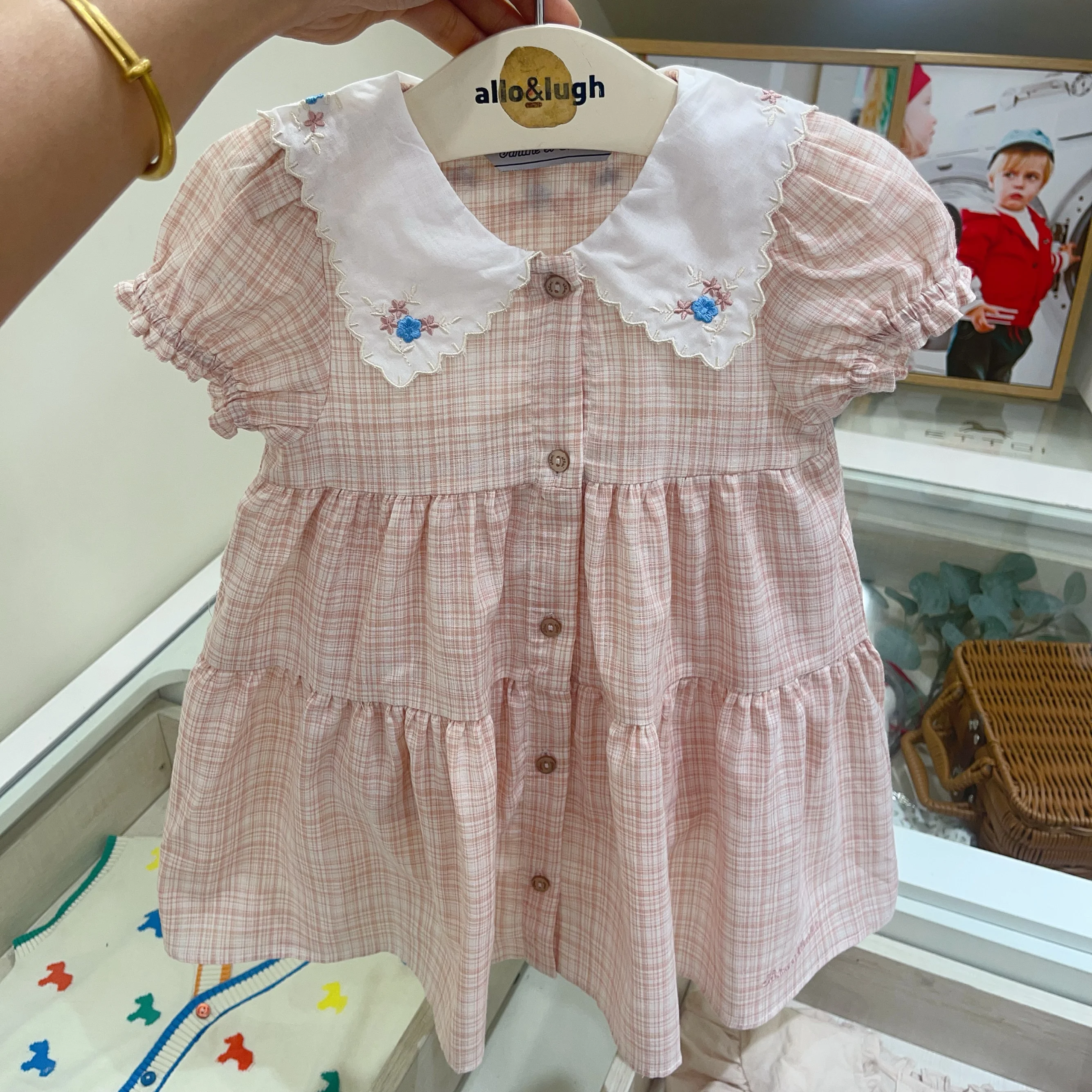 Girls' Summer Plaid Short Sleeve Embroidered Petal Collar Shirt Dress Korean Style Cotton Blend Skirt for Ages -12 Years Old
Girls' Summer Plaid Short Sleeve Embroidered Petal Collar Shirt Dress Korean Style Cotton Blend Skirt for Ages -12 Years Old