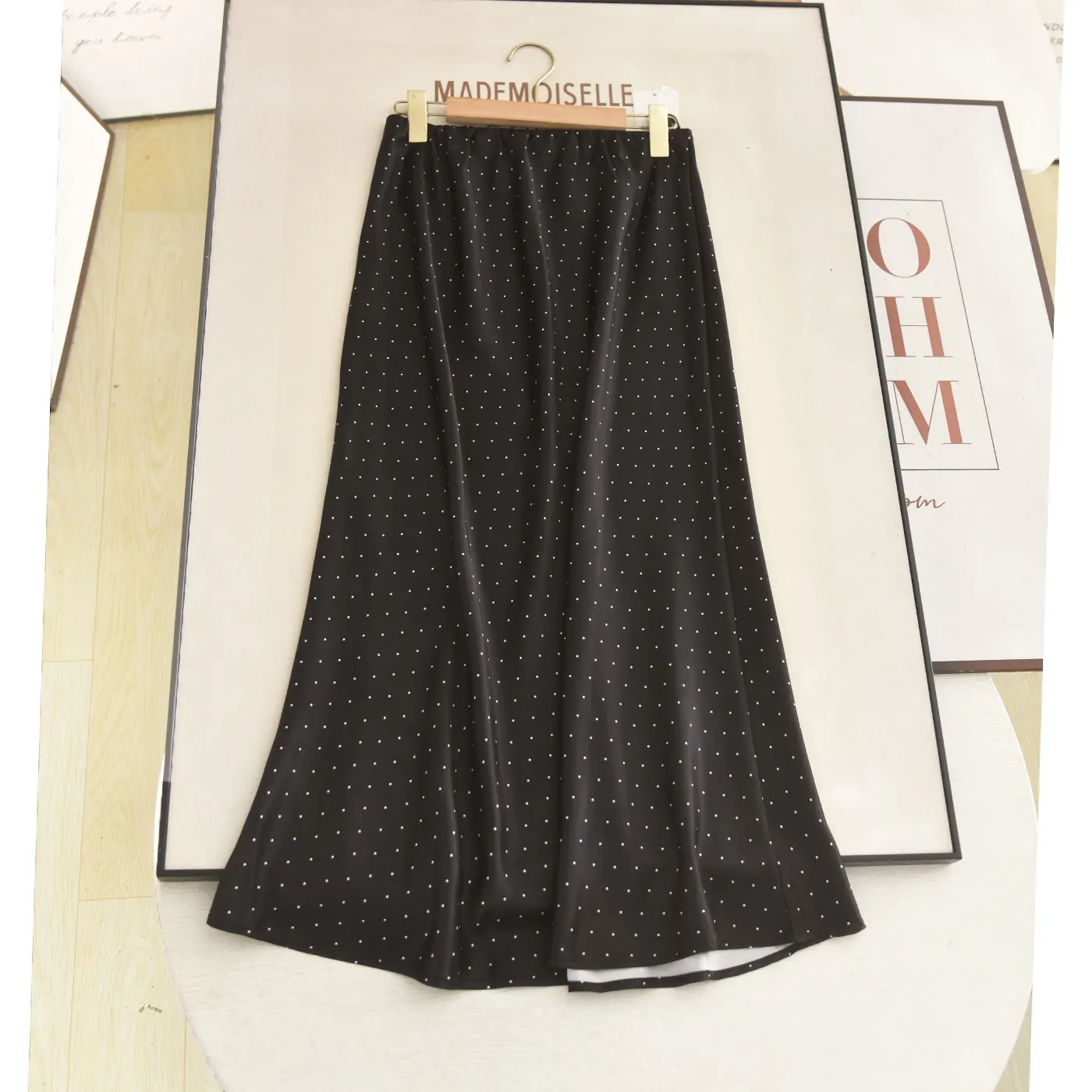 Summer 2026 New Style A-Line Skirt High Waist Gauze Polka Dot Drapey Silk-Like Fabric Elegant Commute Slimming Effect
Summer 2026 New Style A-Line Skirt High Waist Gauze Polka Dot Drapey Silk-Like Fabric Elegant Commute Slimming Effect