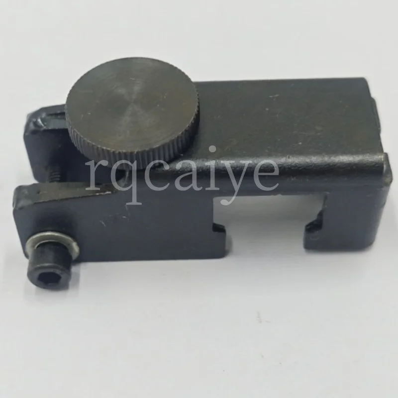 Кронштейн для подачи бумаги GTO Printing Press Feeder Paper Bracket 69.017.077
Кронштейн для подачи бумаги GTO Printing Press Feeder Paper Bracket 69.017.077