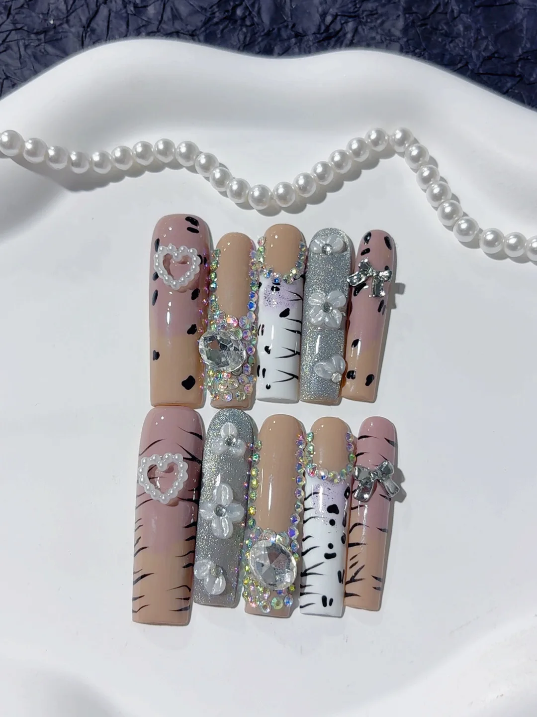 Irregular Lines, Small Diamonds, Stereo Flower Water Pipe Style, Fashionable Manicure (Jsb16)
Irregular Lines, Small Diamonds, Stereo Flower Water Pipe Style, Fashionable Manicure (Jsb16)
