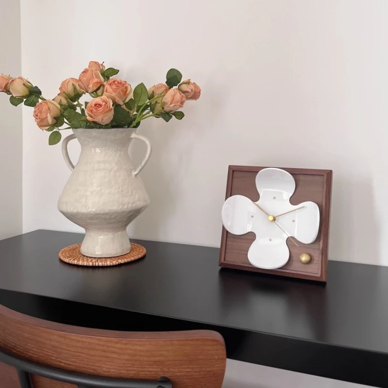 Scandinavian Silent Desk Clock with Flower Design Black Walnut Timepiece Modern Living Room Table Clocks Minimalist Home Decor 
Scandinavian Silent Desk Clock with Flower Design Black Walnut Timepiece Modern Living Room Table Clocks Minimalist Home Decor