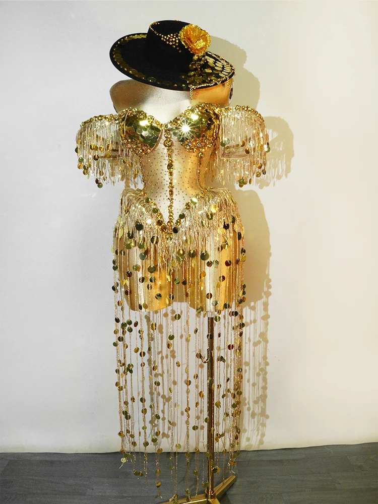 Новый костюм с золотой бахромой: куртка с камнями, укороченный топ, для выступлений, карнавала, вечеринок, дресс-костюм для дрэг-квин
Новый костюм с золотой бахромой: куртка с камнями, укороченный топ, для выступлений, карнавала, вечеринок, дресс-костюм для дрэг-квин