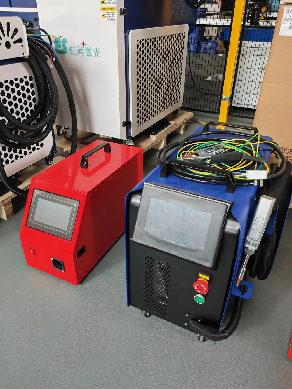 ES Laser Mini 800W/1200W/1500W Handheld CNC Laser Welder/Cutter/Cleaner 4-in-1 Precision Metal Cutting & Cleaning Machine
ES Laser Mini 800W/1200W/1500W Handheld CNC Laser Welder/Cutter/Cleaner 4-in-1 Precision Metal Cutting & Cleaning Machine