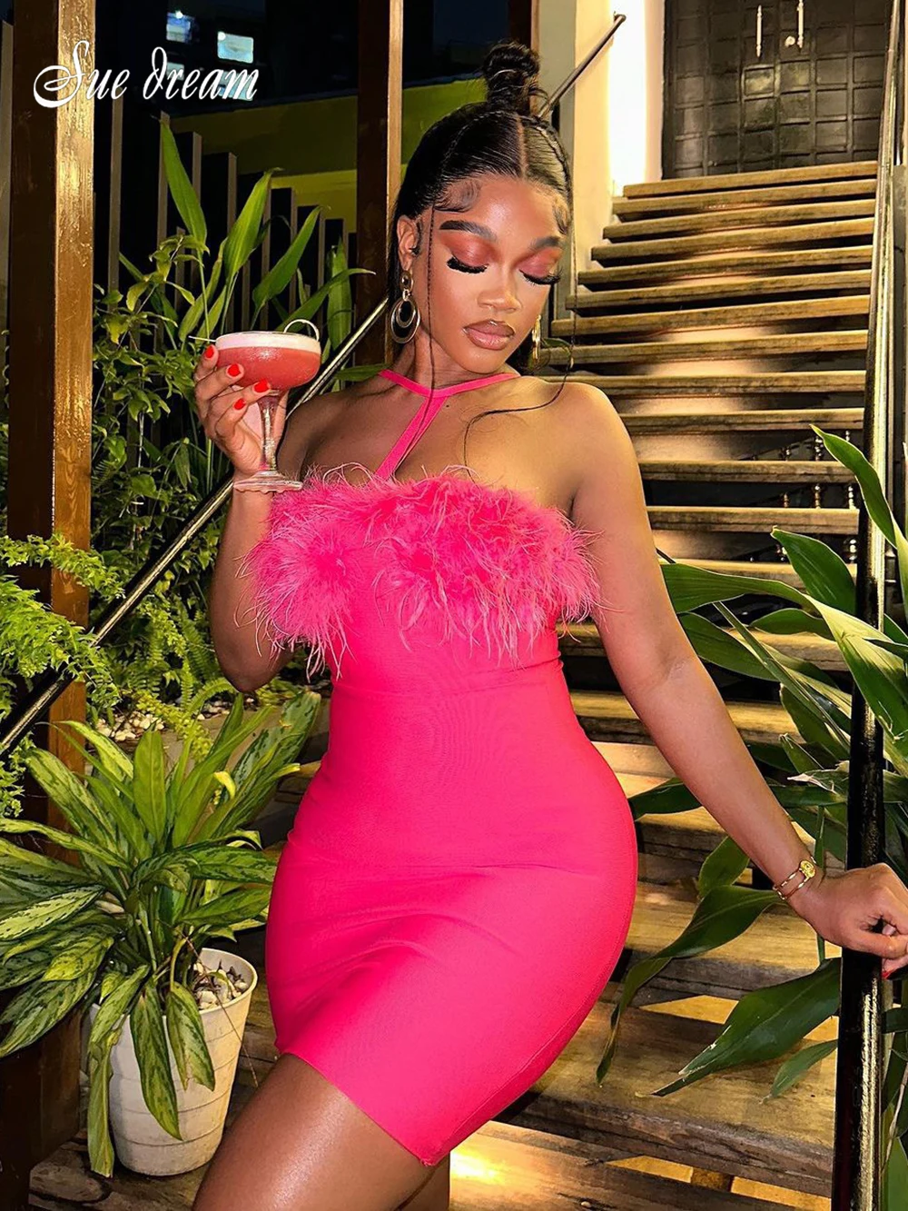 2023 Autumn Summer New Women's Sexy Rose Red Spaghetti Strap Feather Mini Bandage Dress Bodycon Celebrity Cocktail Evening Dress
2023 Autumn Summer New Women's Sexy Rose Red Spaghetti Strap Feather Mini Bandage Dress Bodycon Celebrity Cocktail Evening Dress