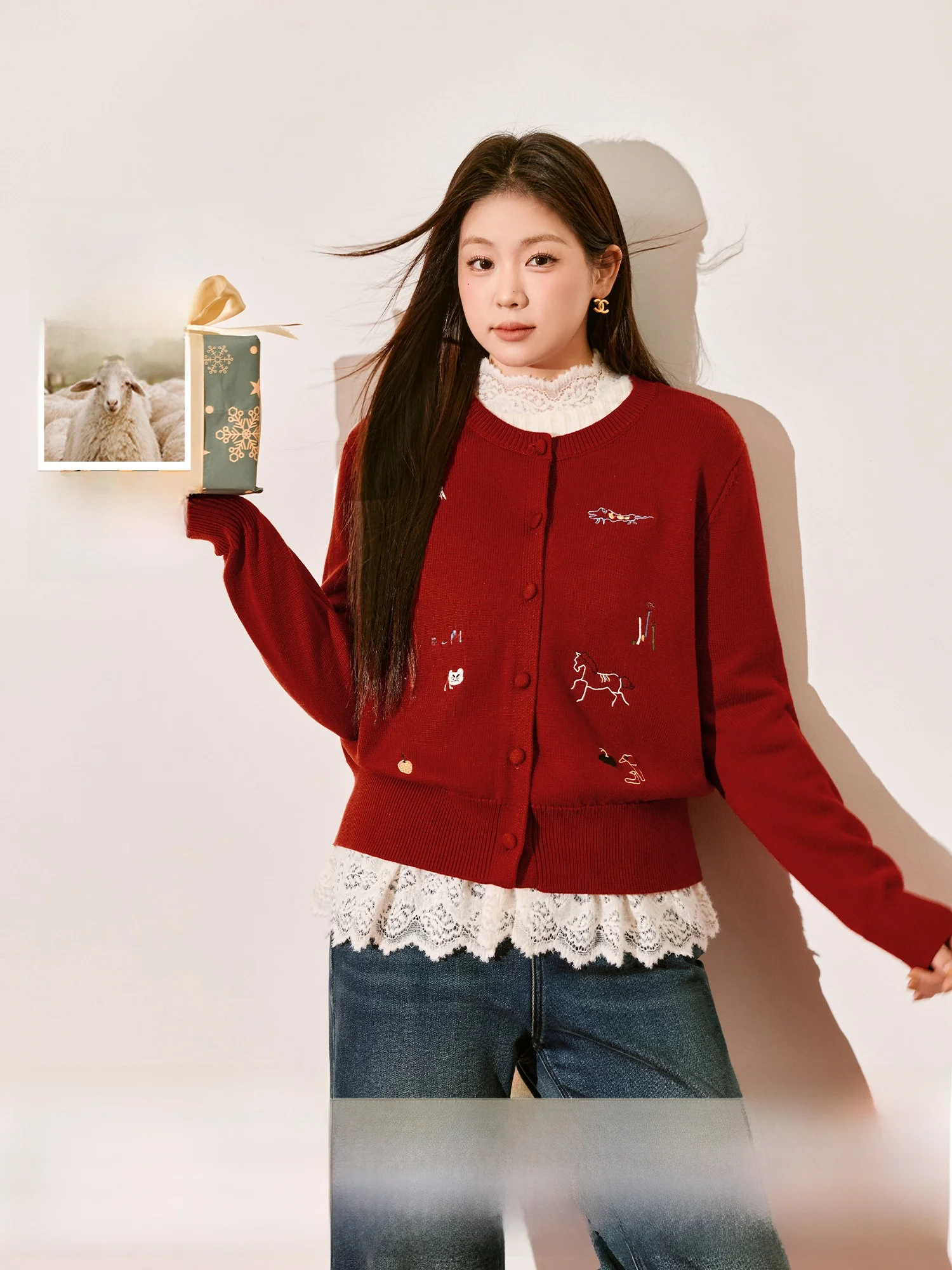 Red Cisas Embroidered Knitted Sweater Coat for Women Winter 2025 New Vintage Inner Wear Top Soft Polyester Blend Long Sve
Red Cisas Embroidered Knitted Sweater Coat for Women Winter 2025 New Vintage Inner Wear Top Soft Polyester Blend Long Sve