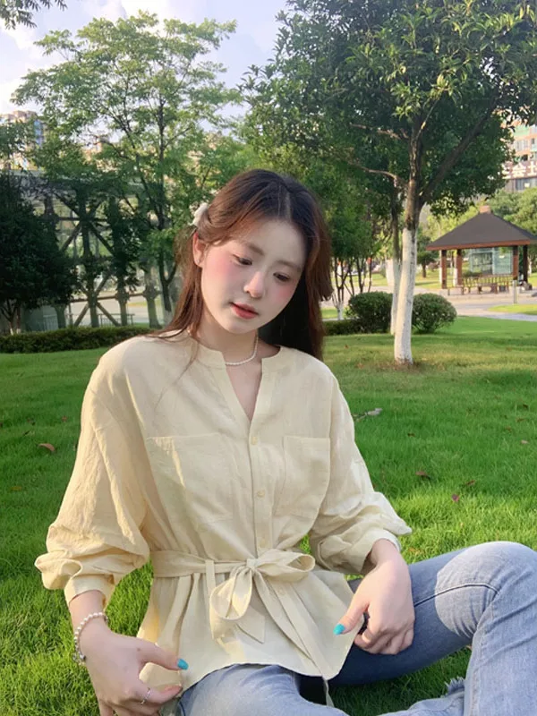 Yellow V-Neck Shirt Women's Casual Loose Style Commute Fashion Korean Loose Fit Shirt Autumn New Arrival Versatile Comfortable
Yellow V-Neck Shirt Women's Casual Loose Style Commute Fashion Korean Loose Fit Shirt Autumn New Arrival Versatile Comfortable