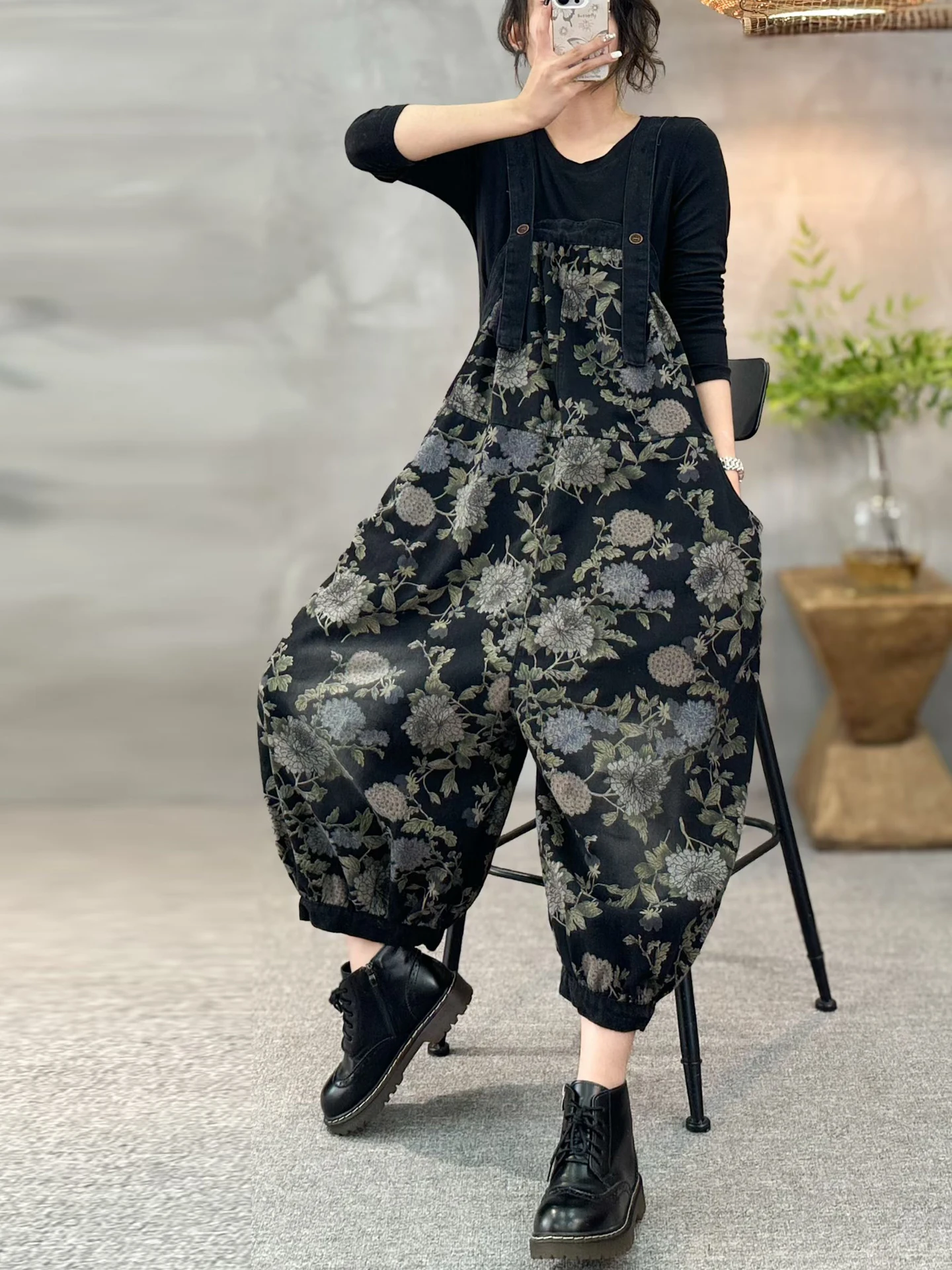 Retro Floral Print Denim Overalls Women's Wide Leg Lantern Pants Anti Drop Shoulder High Waist Cotton Polyester Blend
Retro Floral Print Denim Overalls Women's Wide Leg Lantern Pants Anti Drop Shoulder High Waist Cotton Polyester Blend