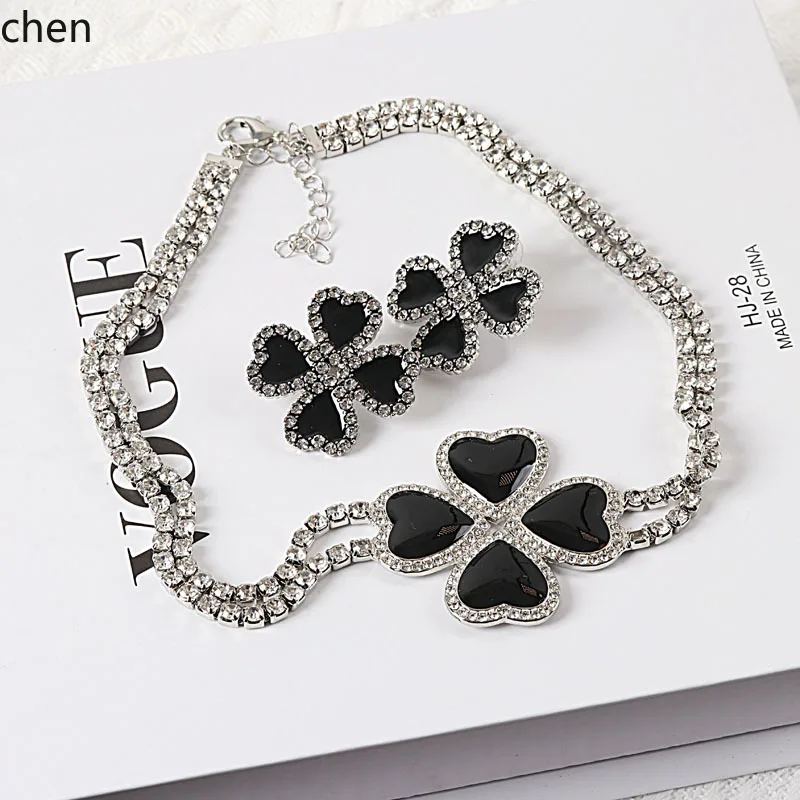 Zz exaggerated new zircon black love four-leaf flower necklace sweater chain temperament exaggerated neck chain
Zz exaggerated new zircon black love four-leaf flower necklace sweater chain temperament exaggerated neck chain