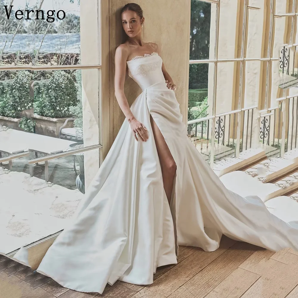 Verngo Modern Pleated Wedding Dress Strapless A Line Side Slit Bride Gown Women Sweep Train Bridal Gown Customized
Verngo Modern Pleated Wedding Dress Strapless A Line Side Slit Bride Gown Women Sweep Train Bridal Gown Customized