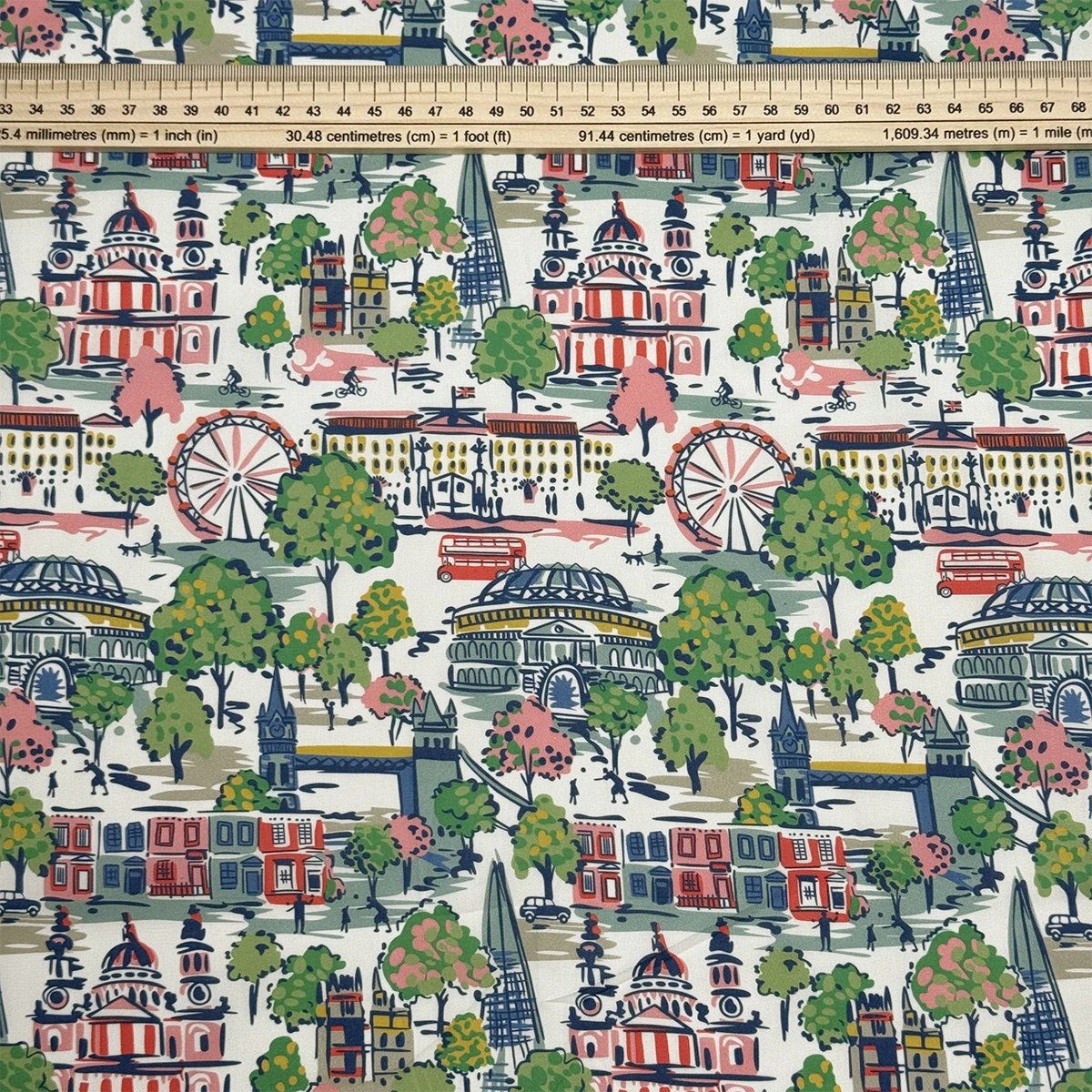 1M/2M/3M/4M/5M Hand Drawn Cartoon London Street Print 80S 100% Combed Cotton Poplin Flower Fabric for Clothing
1M/2M/3M/4M/5M Hand Drawn Cartoon London Street Print 80S 100% Combed Cotton Poplin Flower Fabric for Clothing