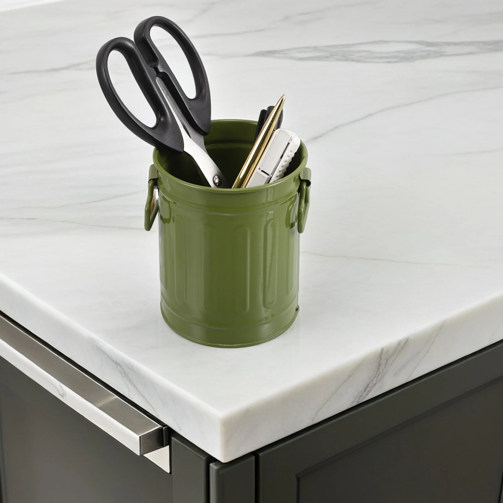 Iron Pen Holder Desk Pencil Cup Metal Bucket Storage Large Capacity Creative Design Cylindrical Flower Pot Green Plant Office
Iron Pen Holder Desk Pencil Cup Metal Bucket Storage Large Capacity Creative Design Cylindrical Flower Pot Green Plant Office