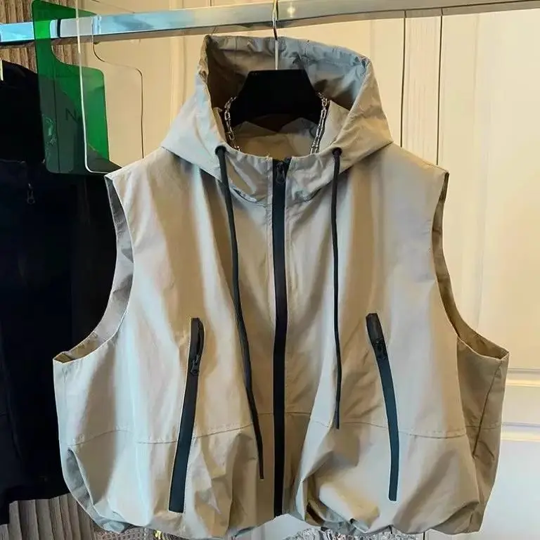 Women's Hooded Cargo Vest, Sleeveless Zip-Up Utility Jacket with Pockets, Casual Loose Outerwear for Spring & Fall
Women's Hooded Cargo Vest, Sleeveless Zip-Up Utility Jacket with Pockets, Casual Loose Outerwear for Spring & Fall