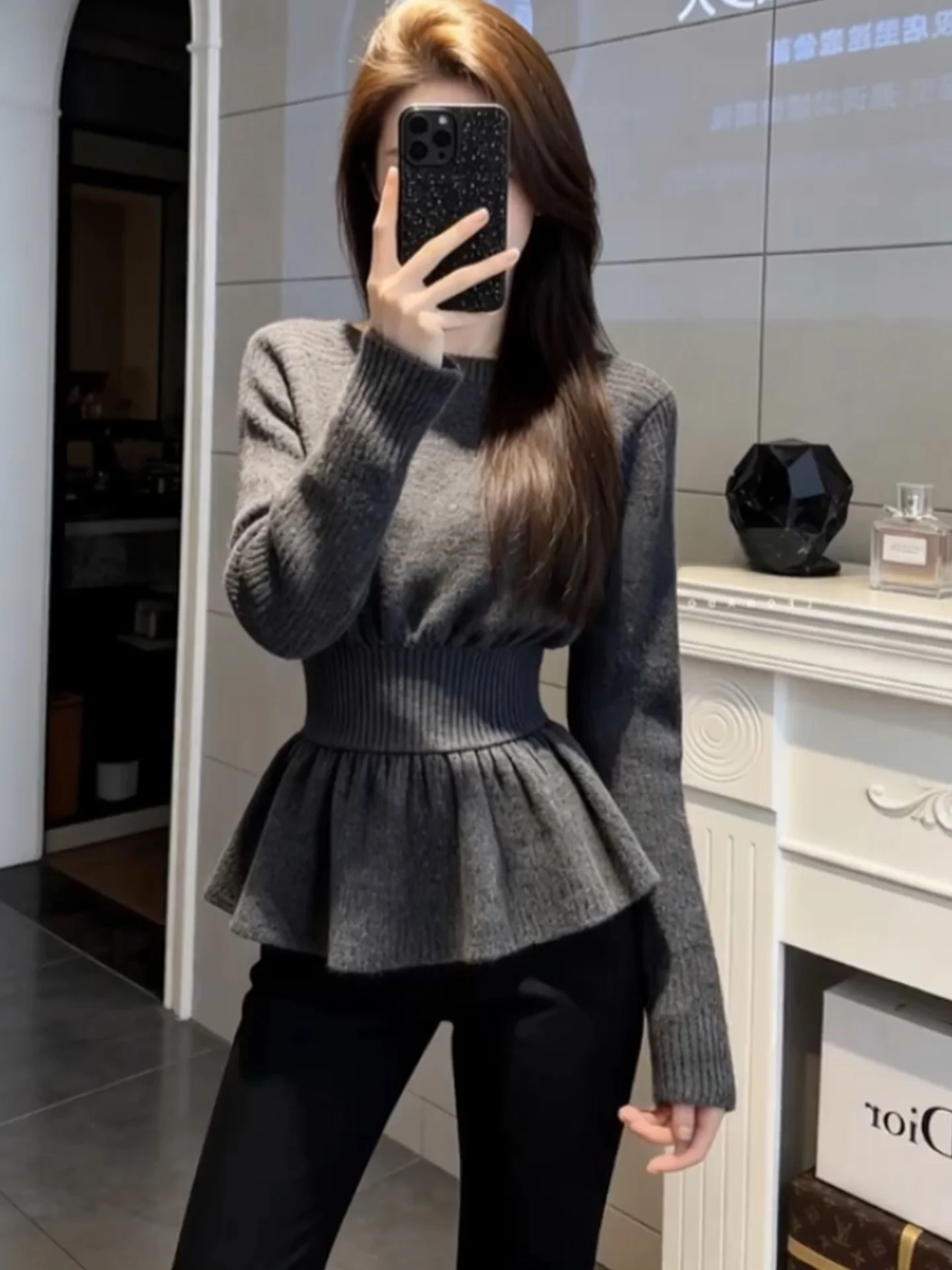 Удобный вязаный длинный свеч Base irt, корейский зимний модный облегающий повседневный универсальный женский топ для внутренней одежды
Удобный вязаный длинный свеч Base irt, корейский зимний модный облегающий повседневный универсальный женский топ для внутренней одежды