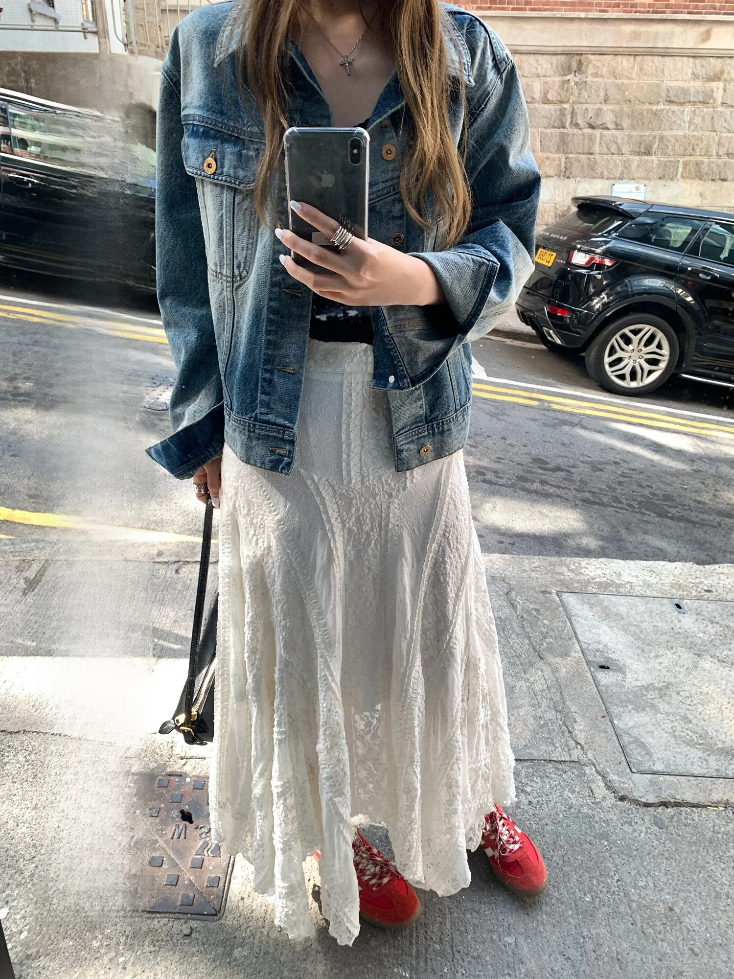 Юбка-миди Alice из кружева с асимметричным подолом, светло-бежевая, повседневная, со средней талией, А-силуэт, без подкладки
Юбка-миди Alice из кружева с асимметричным подолом, светло-бежевая, повседневная, со средней талией, А-силуэт, без подкладки